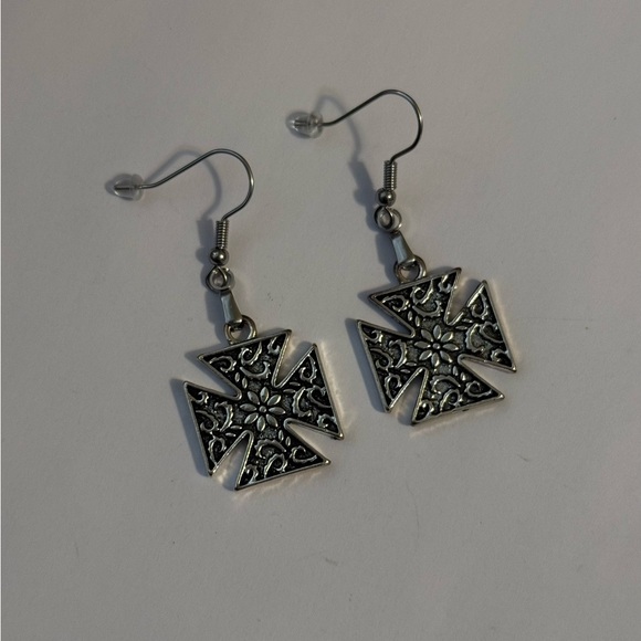 Cross Pendant Drop Dangle Earrings Silver Tone. - Picture 2 of 4